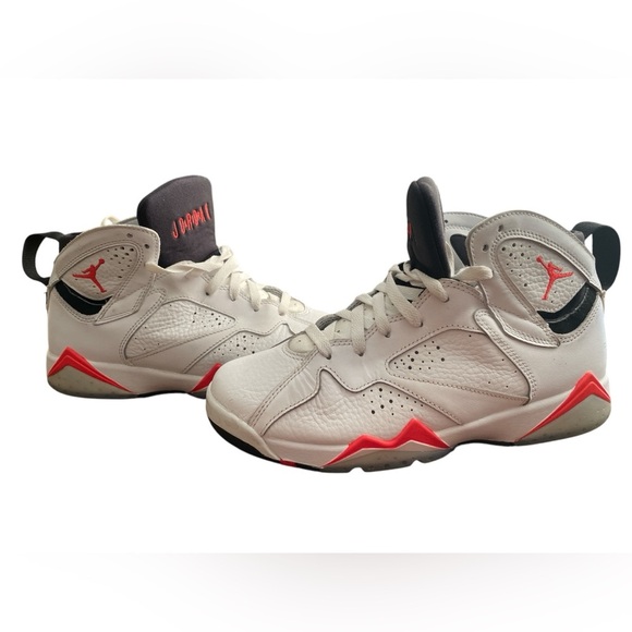 Jordan Other - Air Jordan 7 Retro Sneakers